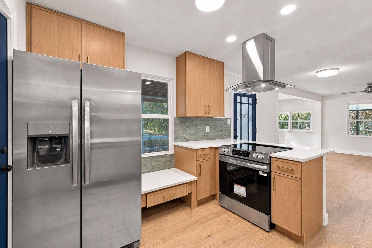 7313 6TH AVENUE N, St Petersburg, FL 33710
