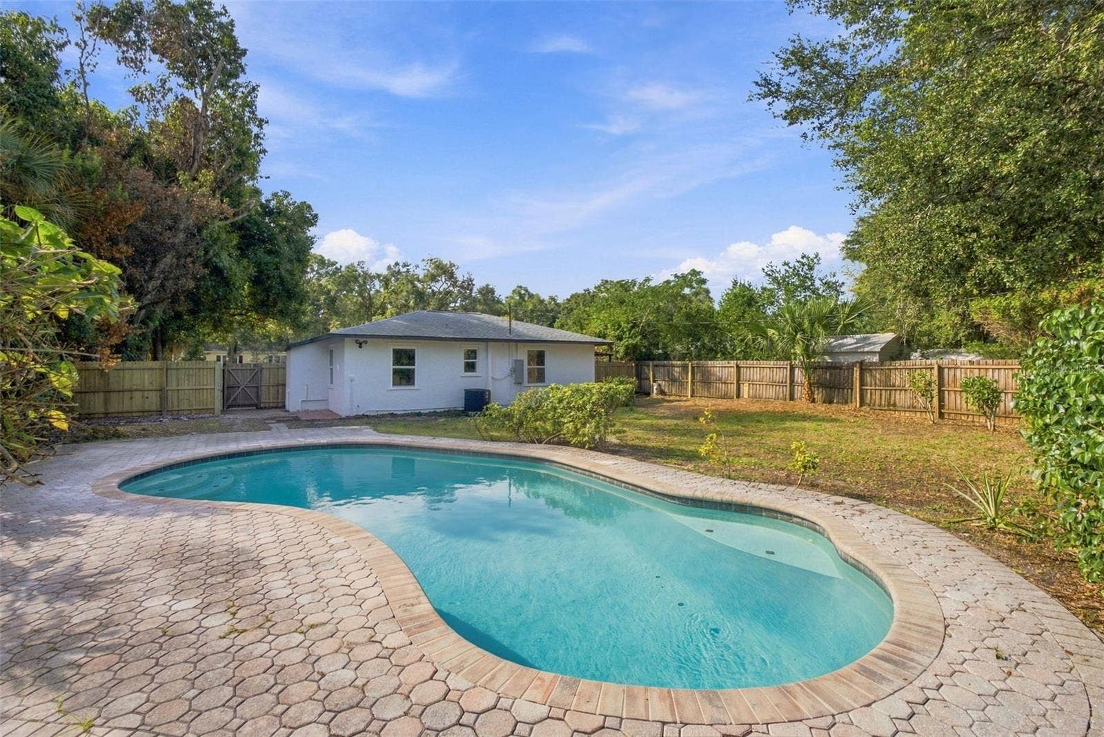 7313 6TH AVENUE N, St Petersburg, FL 33710