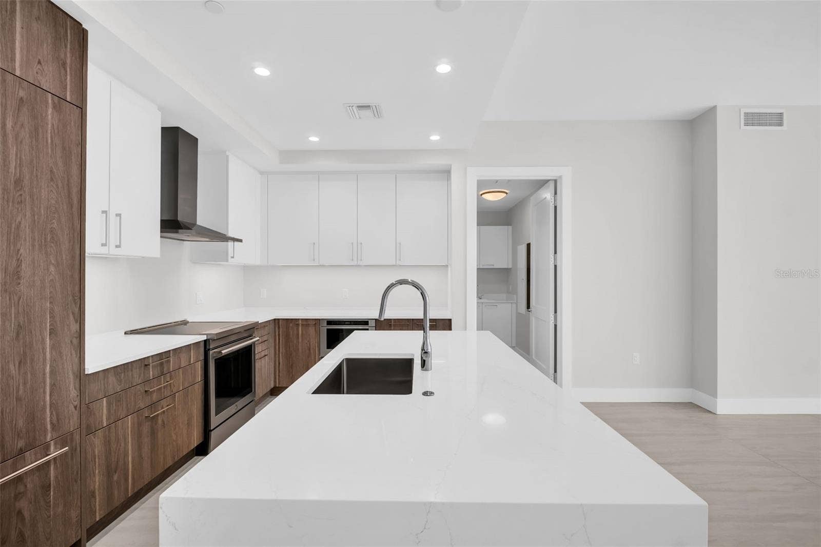 275 1ST AVENUE S, #2807, St Petersburg, FL 33701