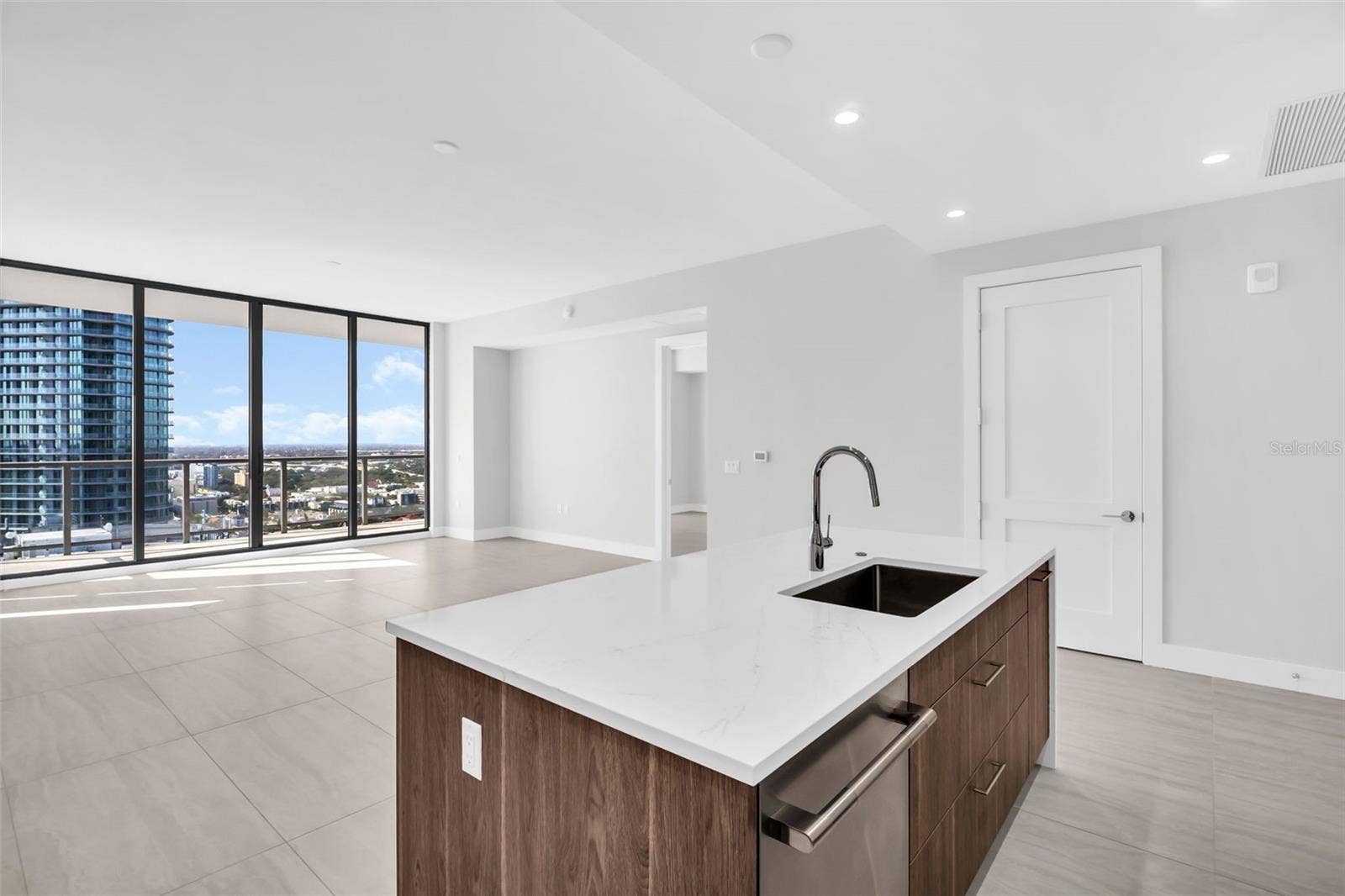 275 1ST AVENUE S, #2807, St Petersburg, FL 33701