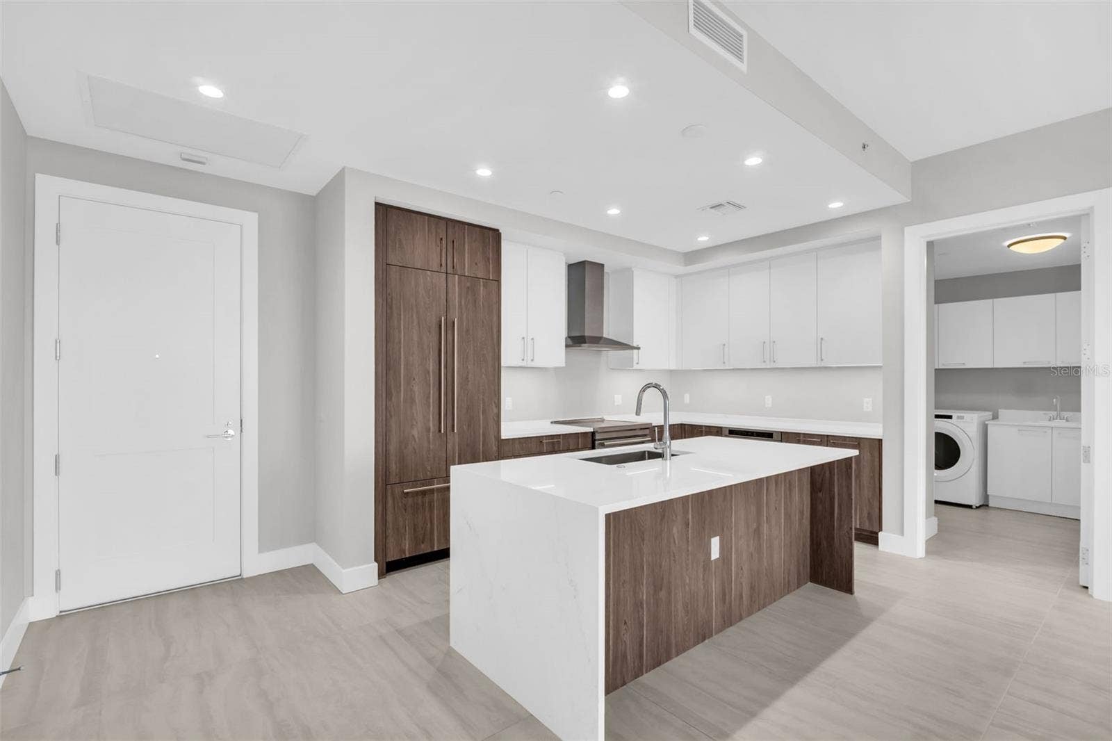 275 1ST AVENUE S, #2807, St Petersburg, FL 33701