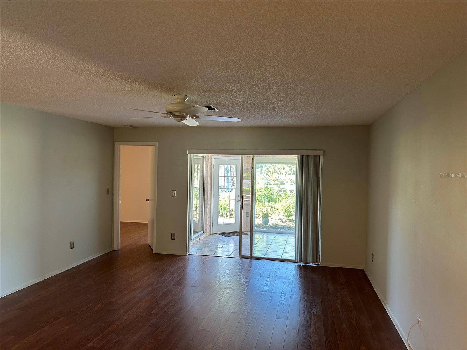 1130 RUSTLEWOOD COURT, Palm Harbor, FL 34684 Sliders to back enclosed Sunroom