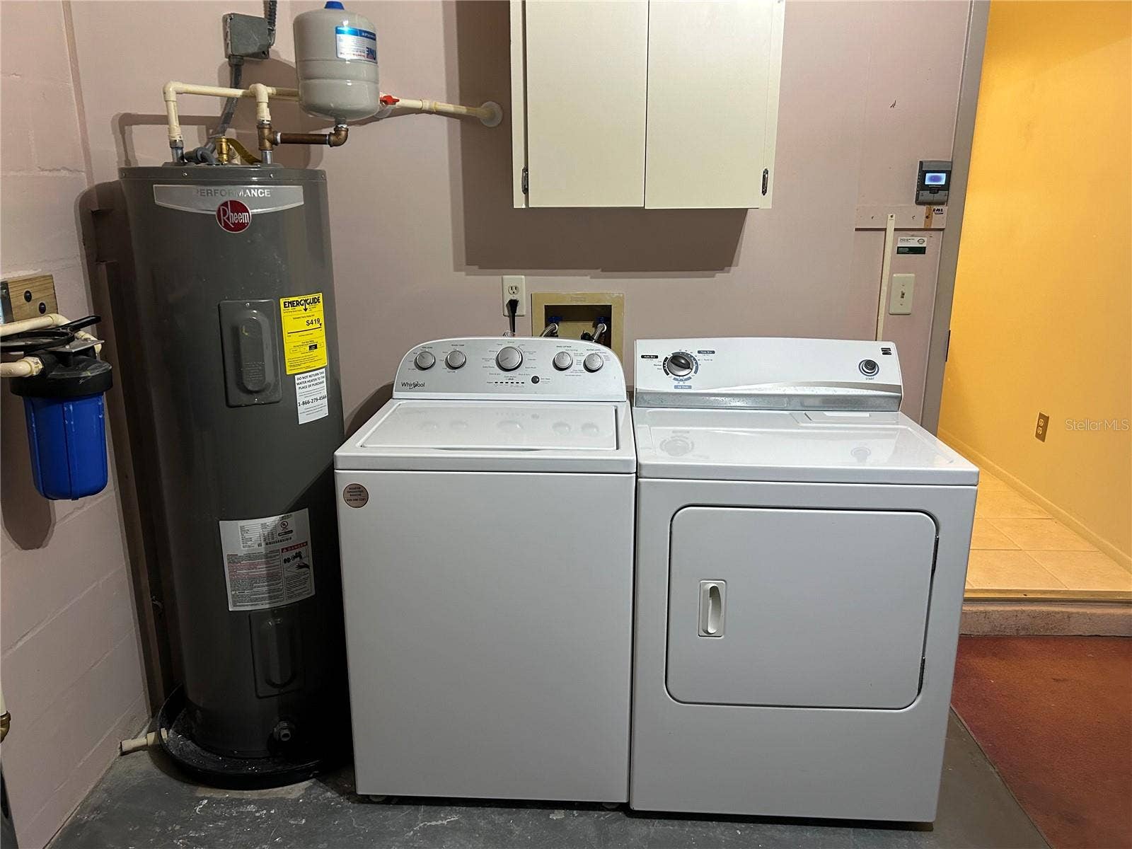 1130 RUSTLEWOOD COURT, Palm Harbor, FL 34684 Washer and Dryer in garage