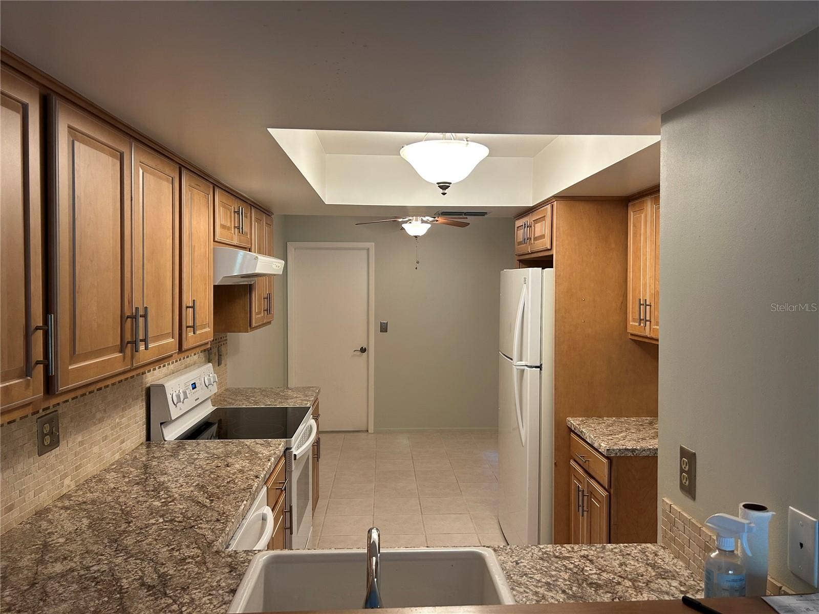 1130 RUSTLEWOOD COURT, Palm Harbor, FL 34684 Large eat in kitchen
