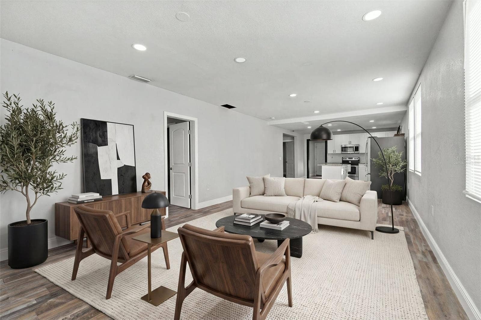 1411 E 24TH AVENUE, Tampa, FL 33605 Virtually Staged