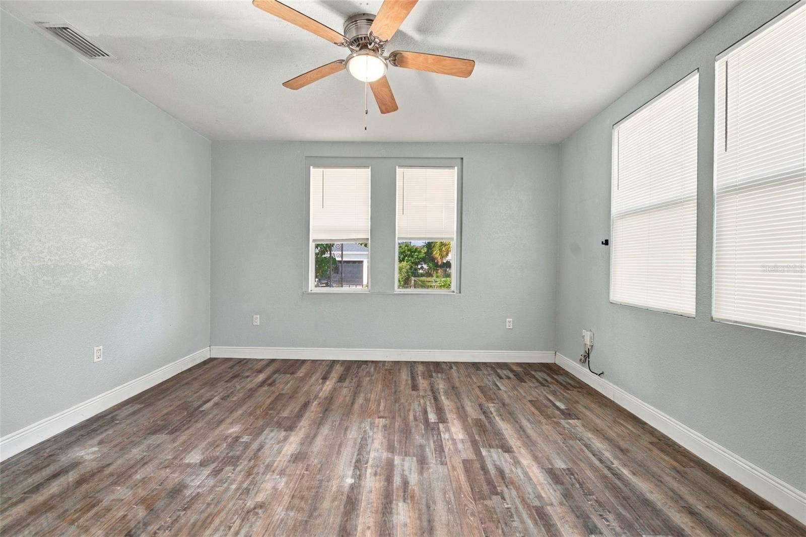 1411 E 24TH AVENUE, Tampa, FL 33605 1411 E 24TH AVENUE, Tampa, FL 33605