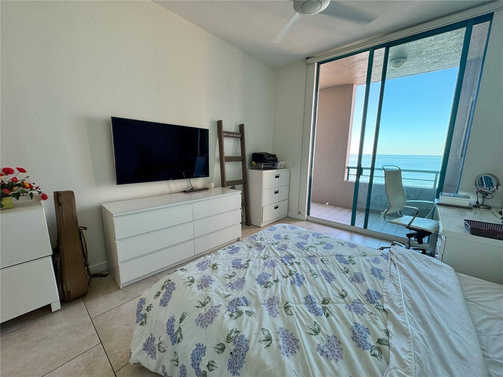 1560 GULF BOULEVARD, #804, Clearwater Beach, FL 33767 1560 GULF BOULEVARD, #804, Clearwater Beach, FL 33767