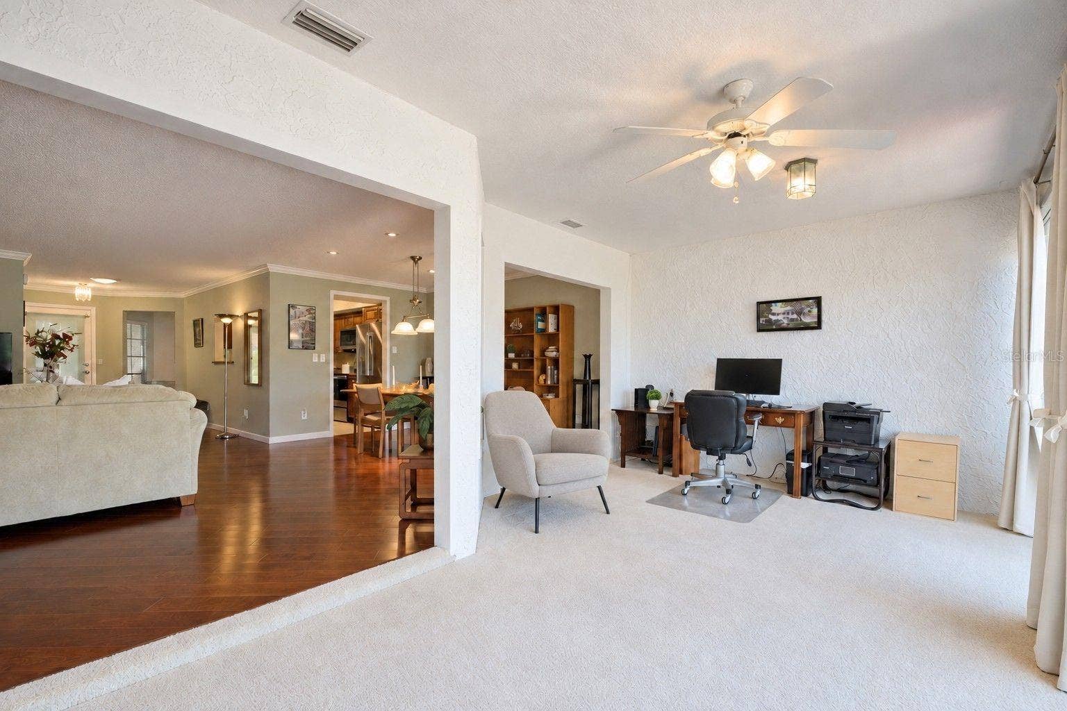 1146 RUSTLEWOOD COURT, Palm Harbor, FL 34684 Opened to the main living for wonderful flow~