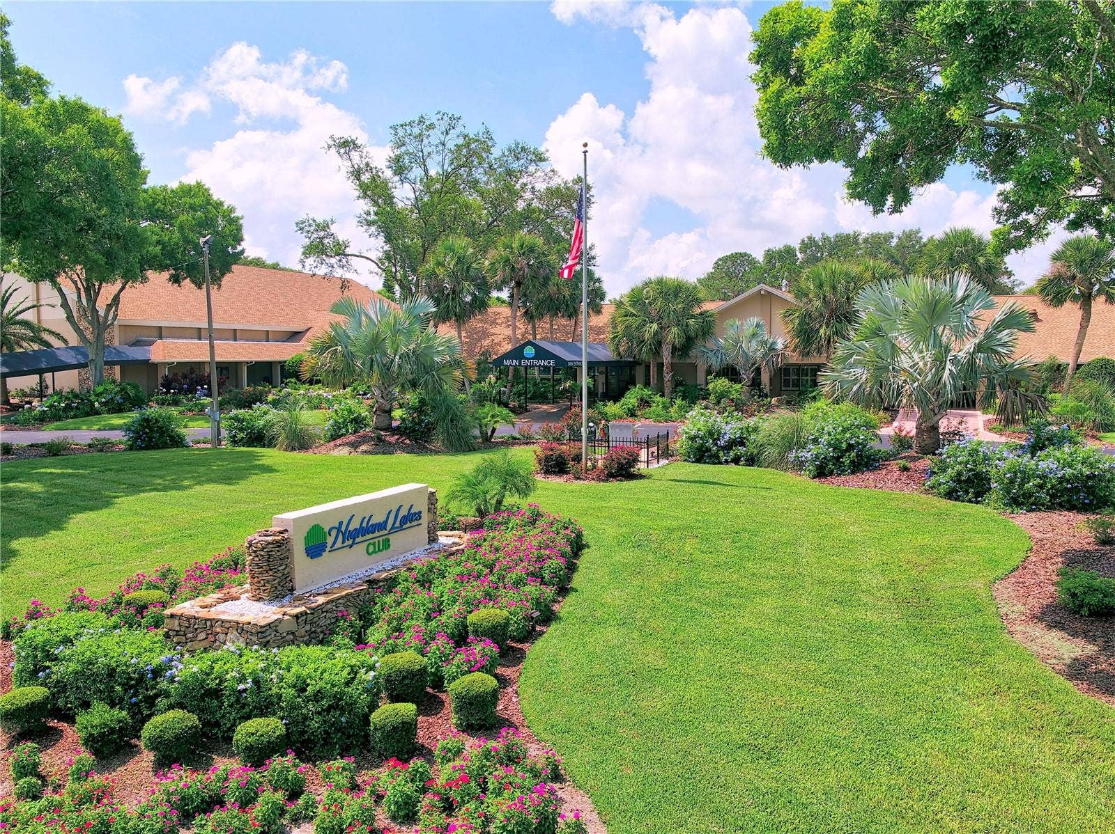 1146 RUSTLEWOOD COURT, Palm Harbor, FL 34684 Beautifully maintained facilities & amenities~