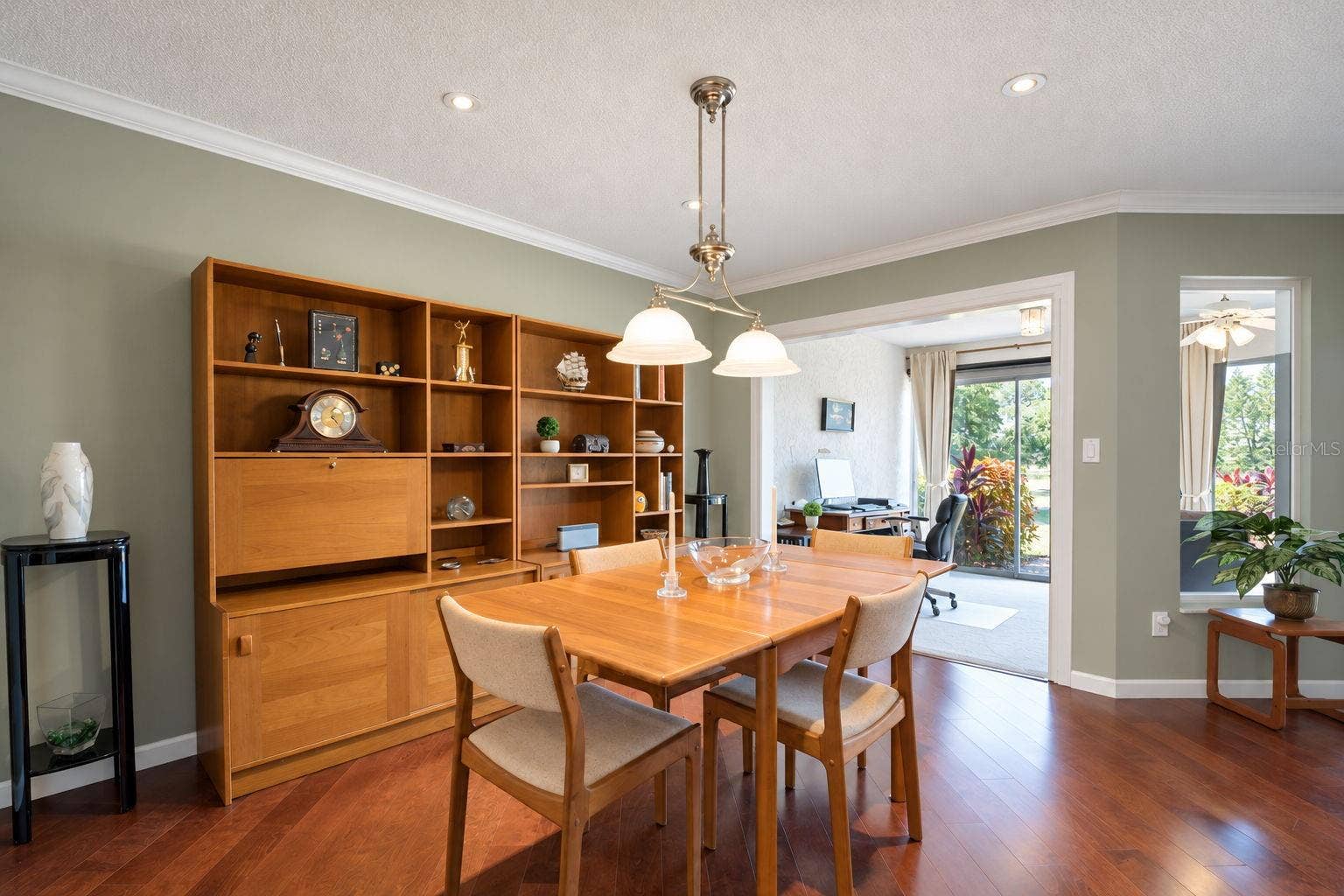 1146 RUSTLEWOOD COURT, Palm Harbor, FL 34684 Spacious dining room to host family & friends~