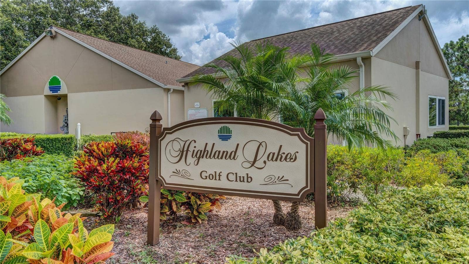 1146 RUSTLEWOOD COURT, Palm Harbor, FL 34684 Free golf for two is just one of HL's amazing amenities~