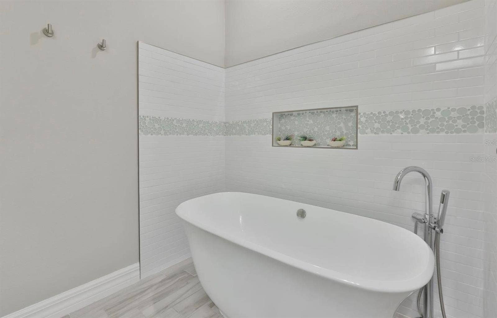 18824 ALDER GLEN DRIVE, Lutz, FL 33558