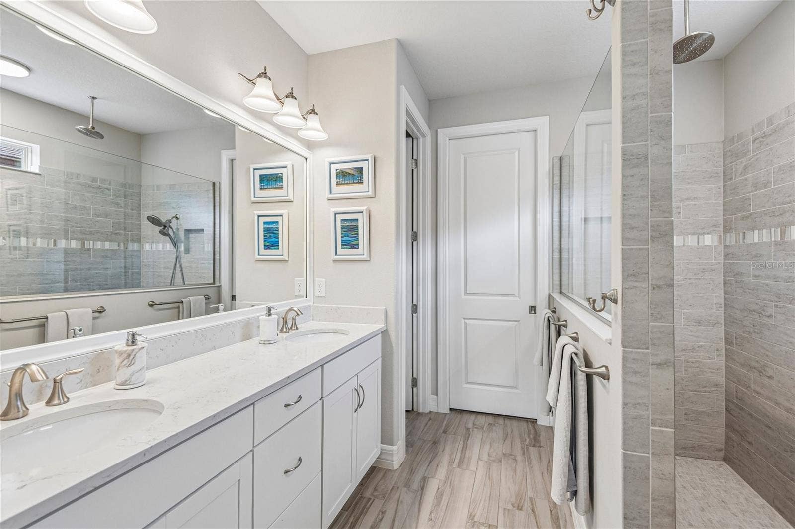 Primary En Suite Bath