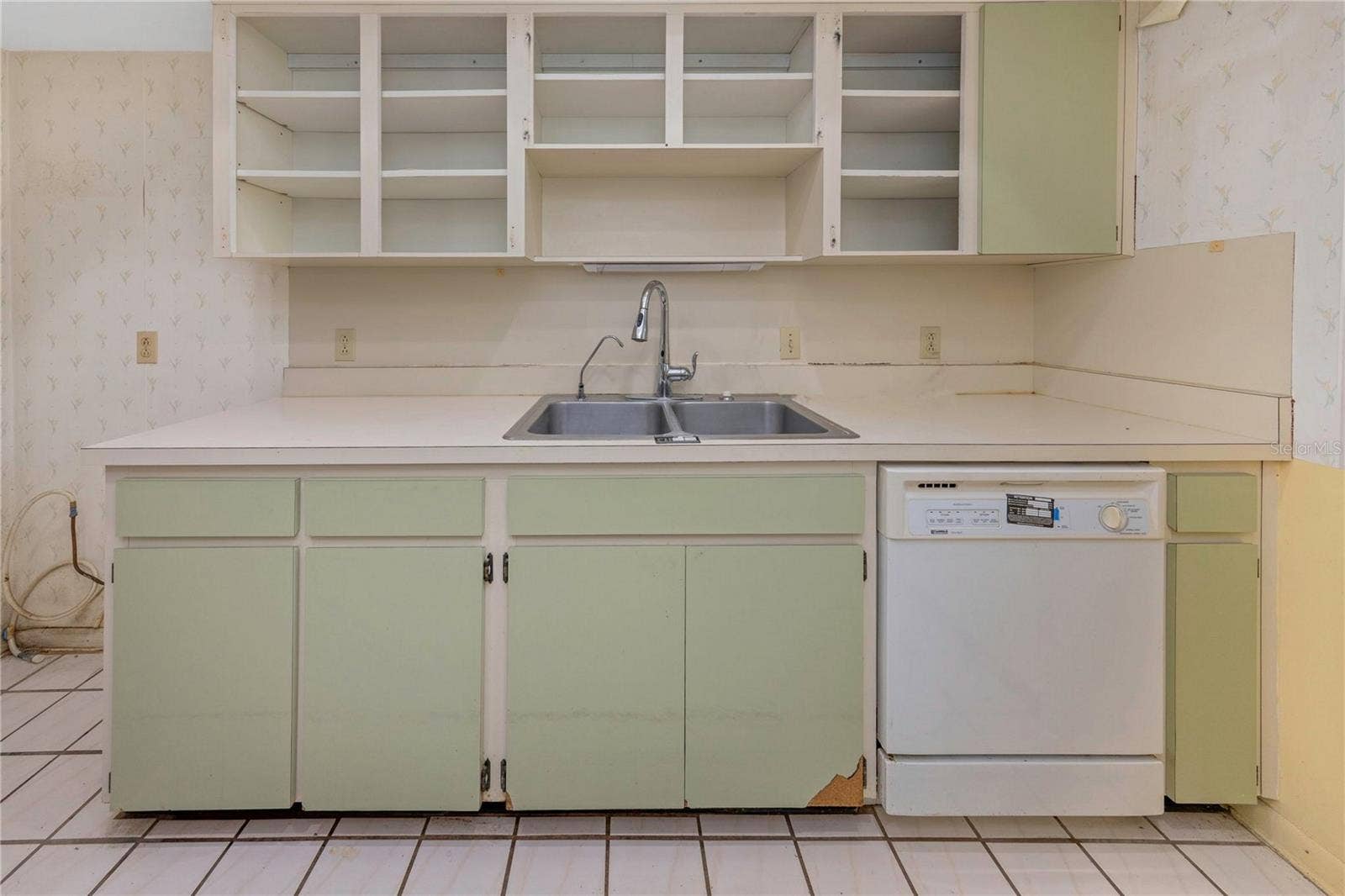 406 DEWOLF ROAD, Brandon, FL 33511 Kitchen - Left View