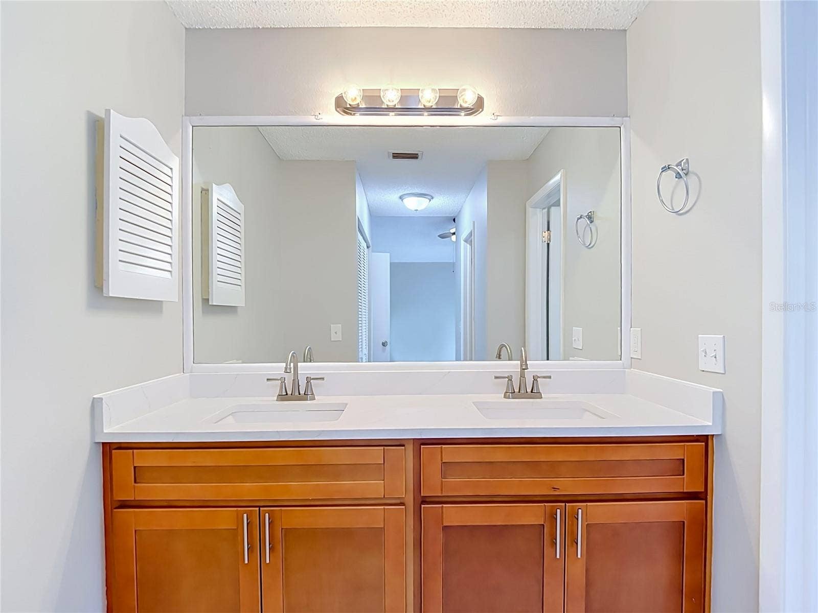 1960 GREGORY DRIVE, Tampa, FL 33613 1960 GREGORY DRIVE, Tampa, FL 33613
