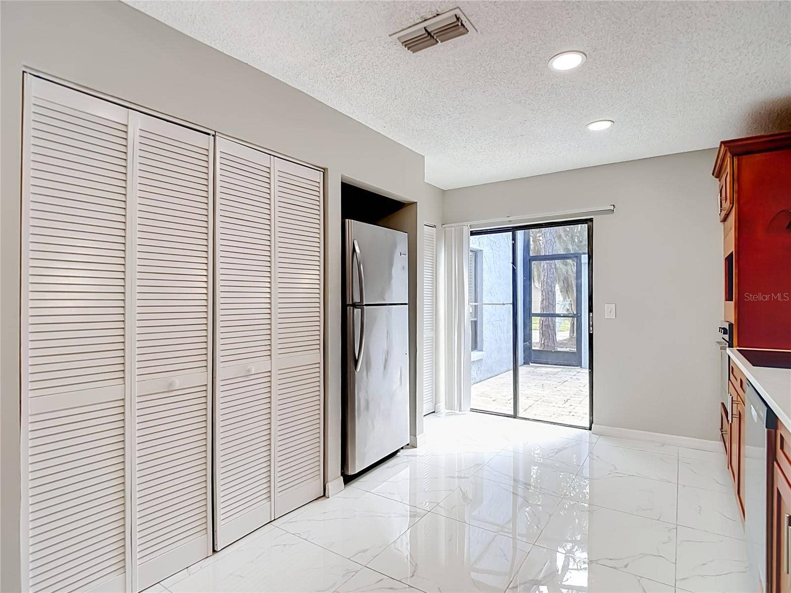 1960 GREGORY DRIVE, Tampa, FL 33613 1960 GREGORY DRIVE, Tampa, FL 33613