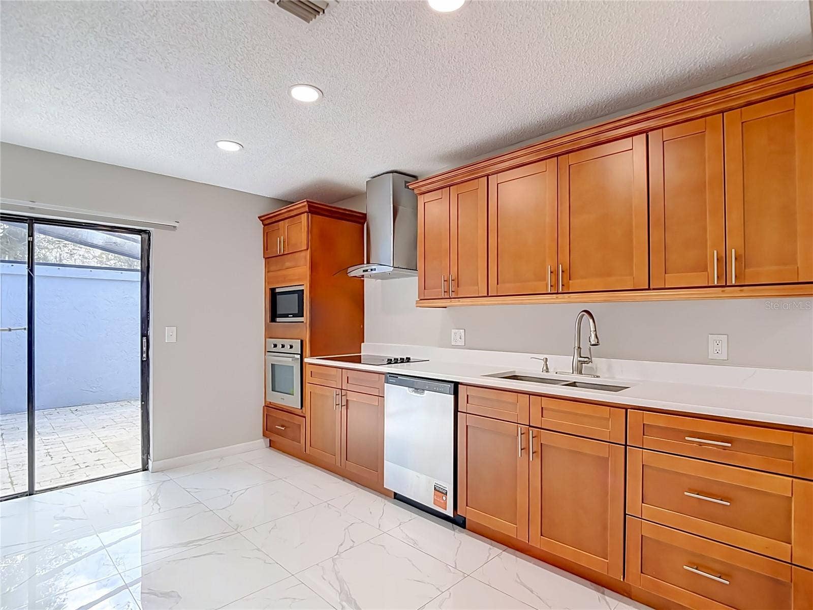 1960 GREGORY DRIVE, Tampa, FL 33613 1960 GREGORY DRIVE, Tampa, FL 33613