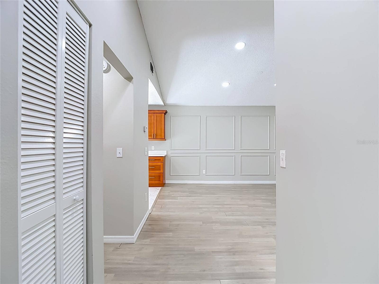 1960 GREGORY DRIVE, Tampa, FL 33613 1960 GREGORY DRIVE, Tampa, FL 33613