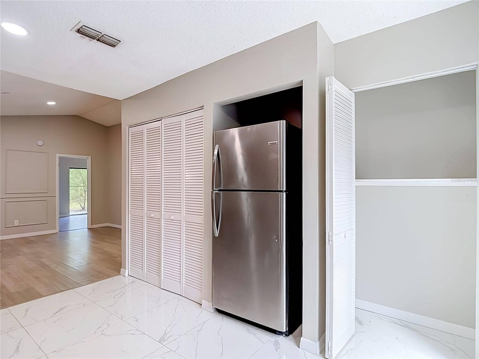 1960 GREGORY DRIVE, Tampa, FL 33613 1960 GREGORY DRIVE, Tampa, FL 33613