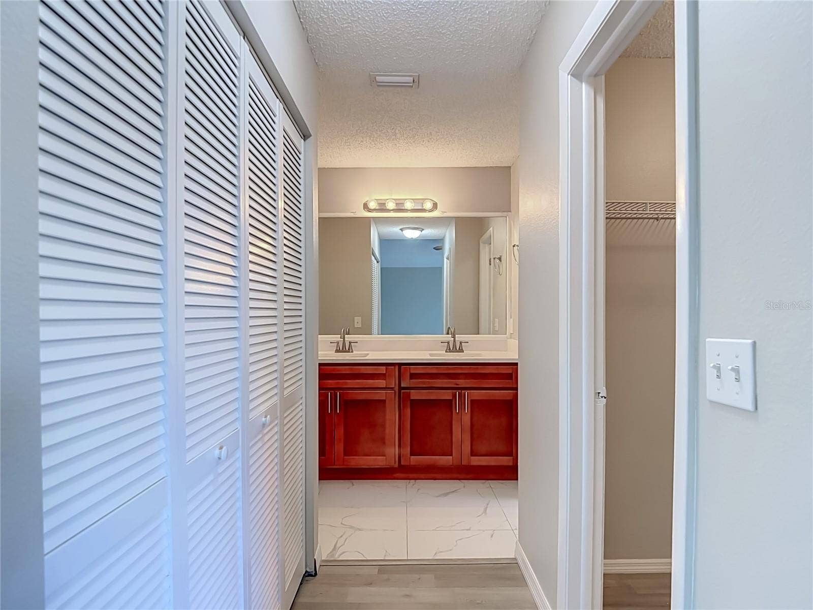 1960 GREGORY DRIVE, Tampa, FL 33613 1960 GREGORY DRIVE, Tampa, FL 33613