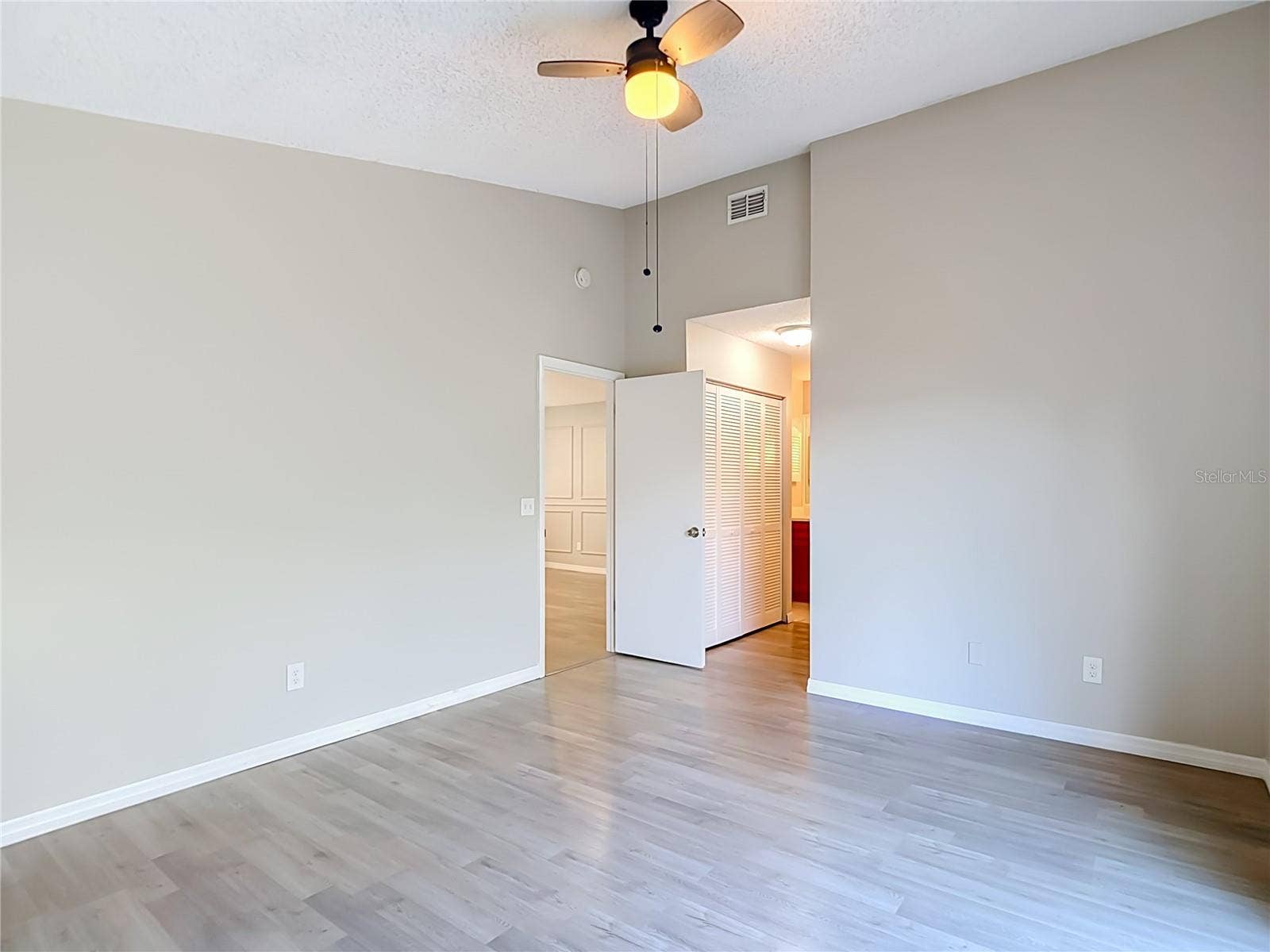 1960 GREGORY DRIVE, Tampa, FL 33613 1960 GREGORY DRIVE, Tampa, FL 33613