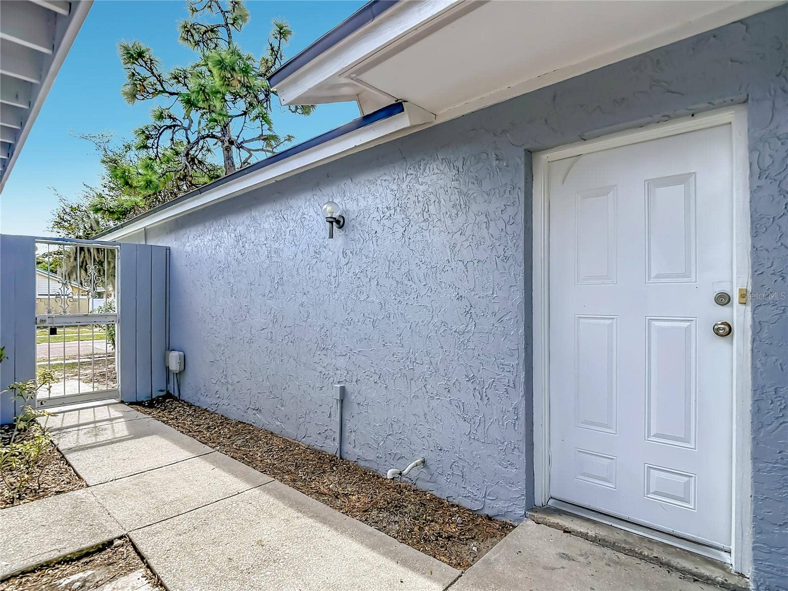 1960 GREGORY DRIVE, Tampa, FL 33613 1960 GREGORY DRIVE, Tampa, FL 33613