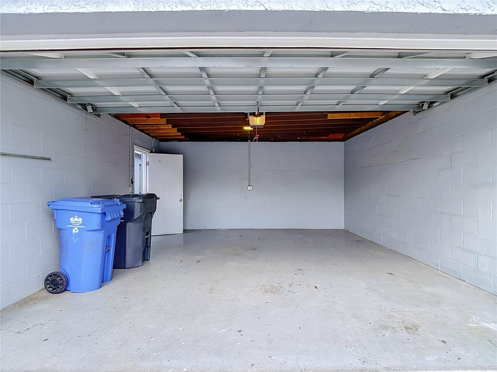 1960 GREGORY DRIVE, Tampa, FL 33613 1960 GREGORY DRIVE, Tampa, FL 33613