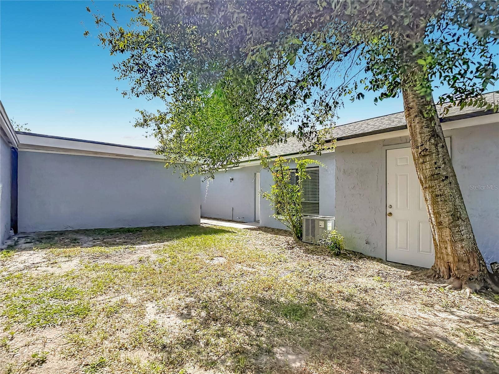 1960 GREGORY DRIVE, Tampa, FL 33613 1960 GREGORY DRIVE, Tampa, FL 33613