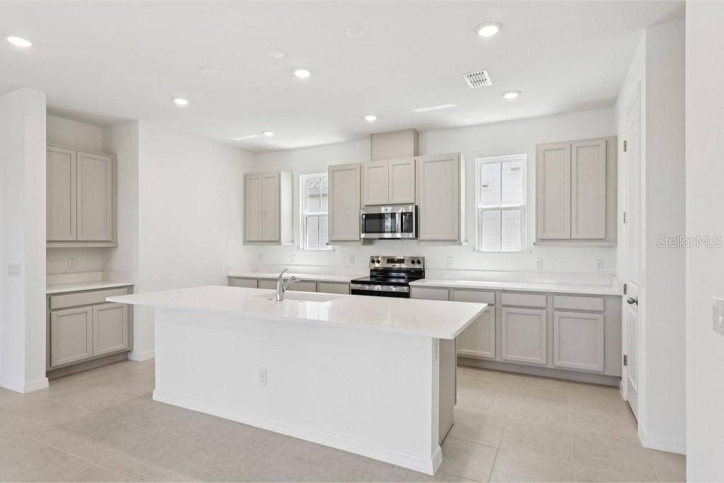 6670 TENTPEG TRAIL, St Cloud, FL 34771 6670 TENTPEG TRAIL, St Cloud, FL 34771