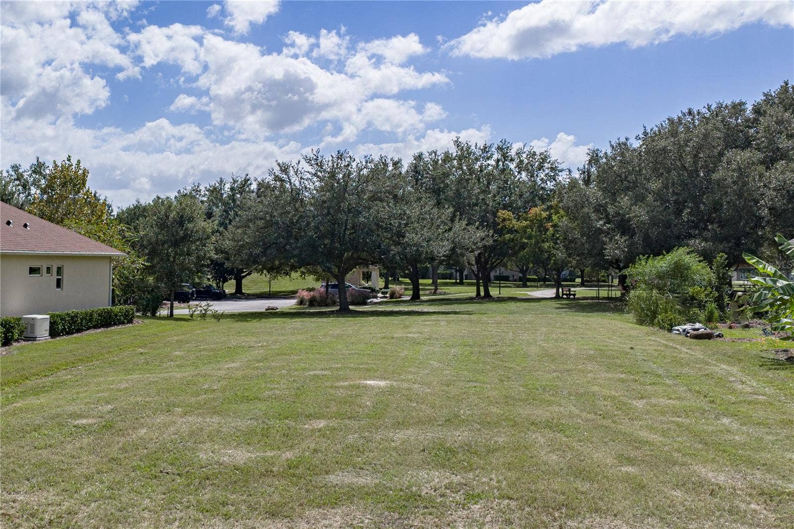 14194 THOROUGHBRED DRIVE, Dade City, FL 33525 14194 THOROUGHBRED DRIVE, Dade City, FL 33525
