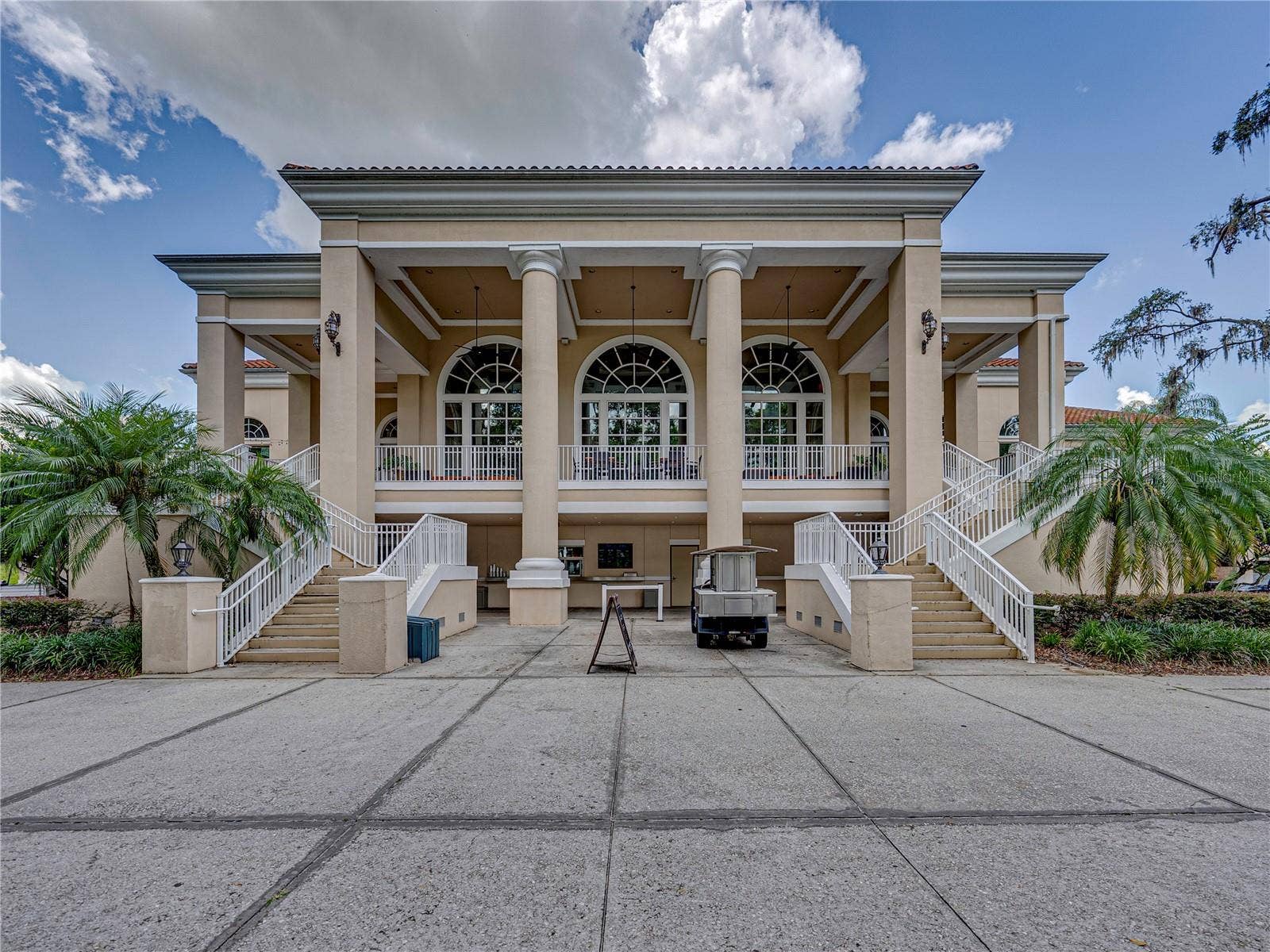 14194 THOROUGHBRED DRIVE, Dade City, FL 33525 14194 THOROUGHBRED DRIVE, Dade City, FL 33525