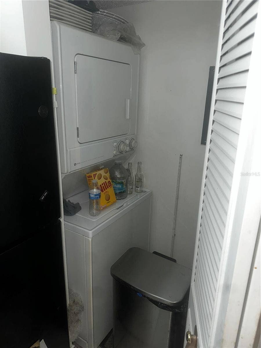2600 PINE RIDGE WAY S, #B2, Palm Harbor, FL 34684 Laundry
