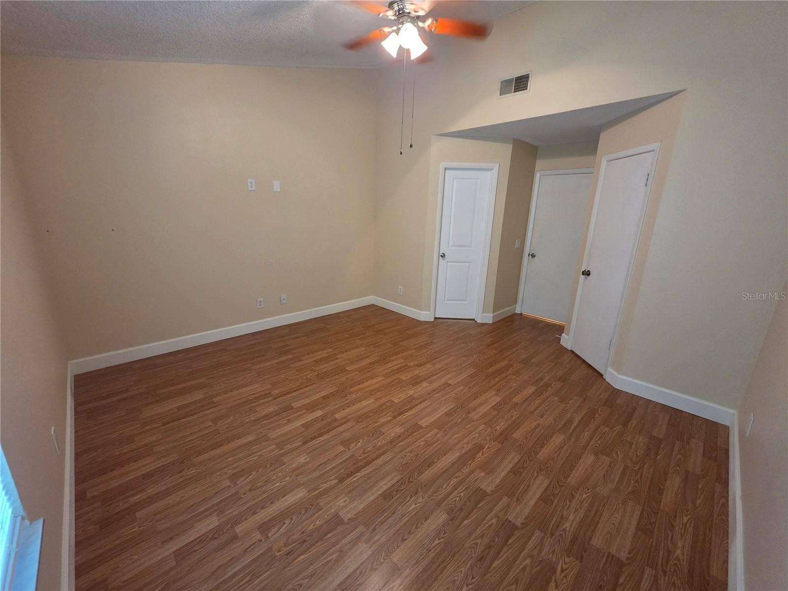 3321 W WYOMING CIRCLE, Tampa, FL 33611