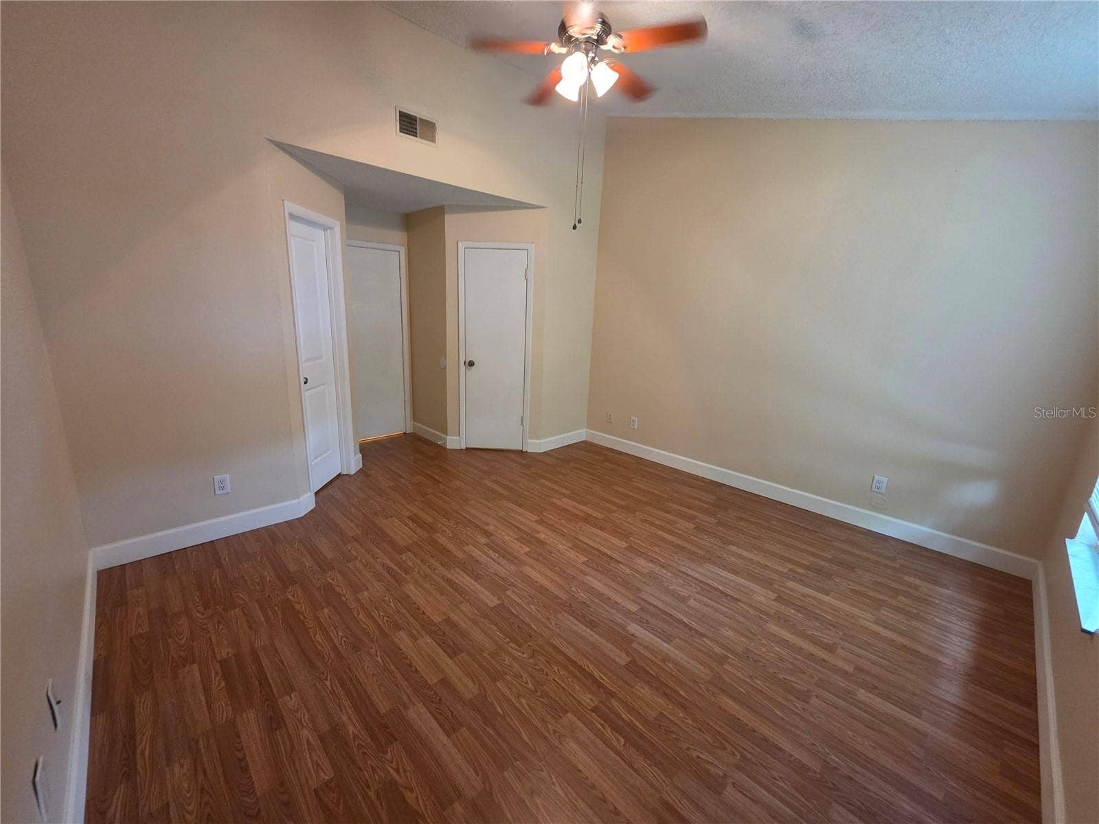 3321 W WYOMING CIRCLE, Tampa, FL 33611