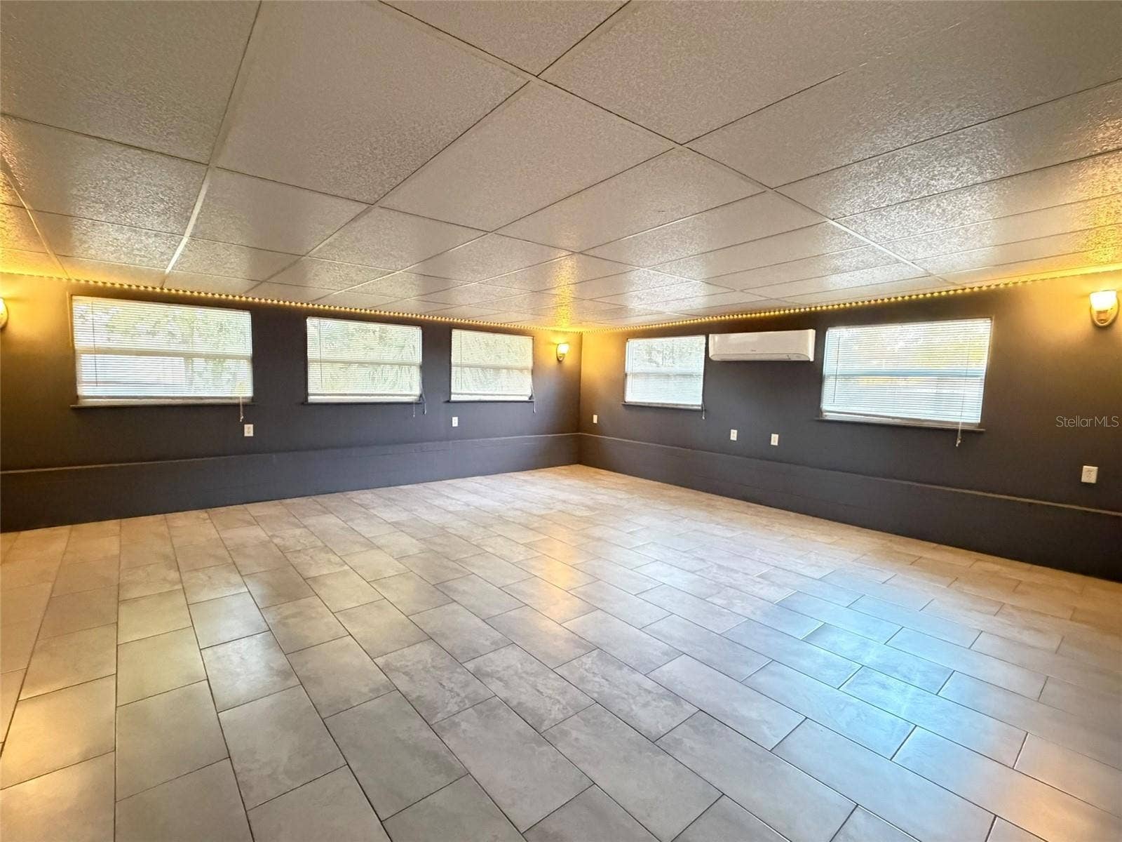 5849 44TH AVENUE N, St Petersburg, FL 33709