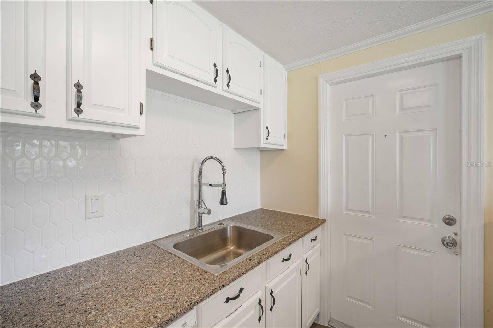 1206 E IDA STREET, Tampa, FL 33603