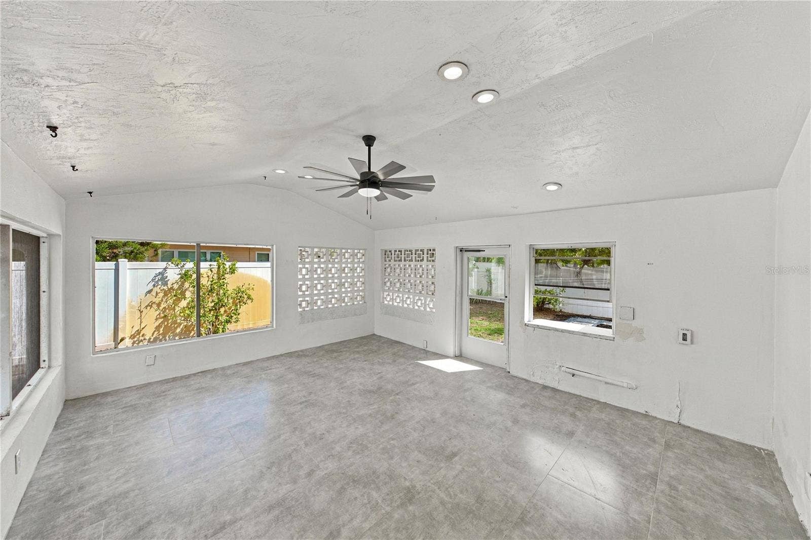 1302 ROBIN ROAD S, St Petersburg, FL 33707 1302 ROBIN ROAD S, St Petersburg, FL 33707