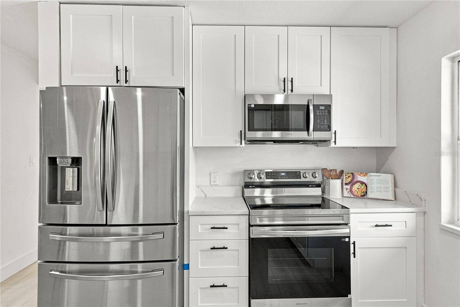 1302 ROBIN ROAD S, St Petersburg, FL 33707 1302 ROBIN ROAD S, St Petersburg, FL 33707