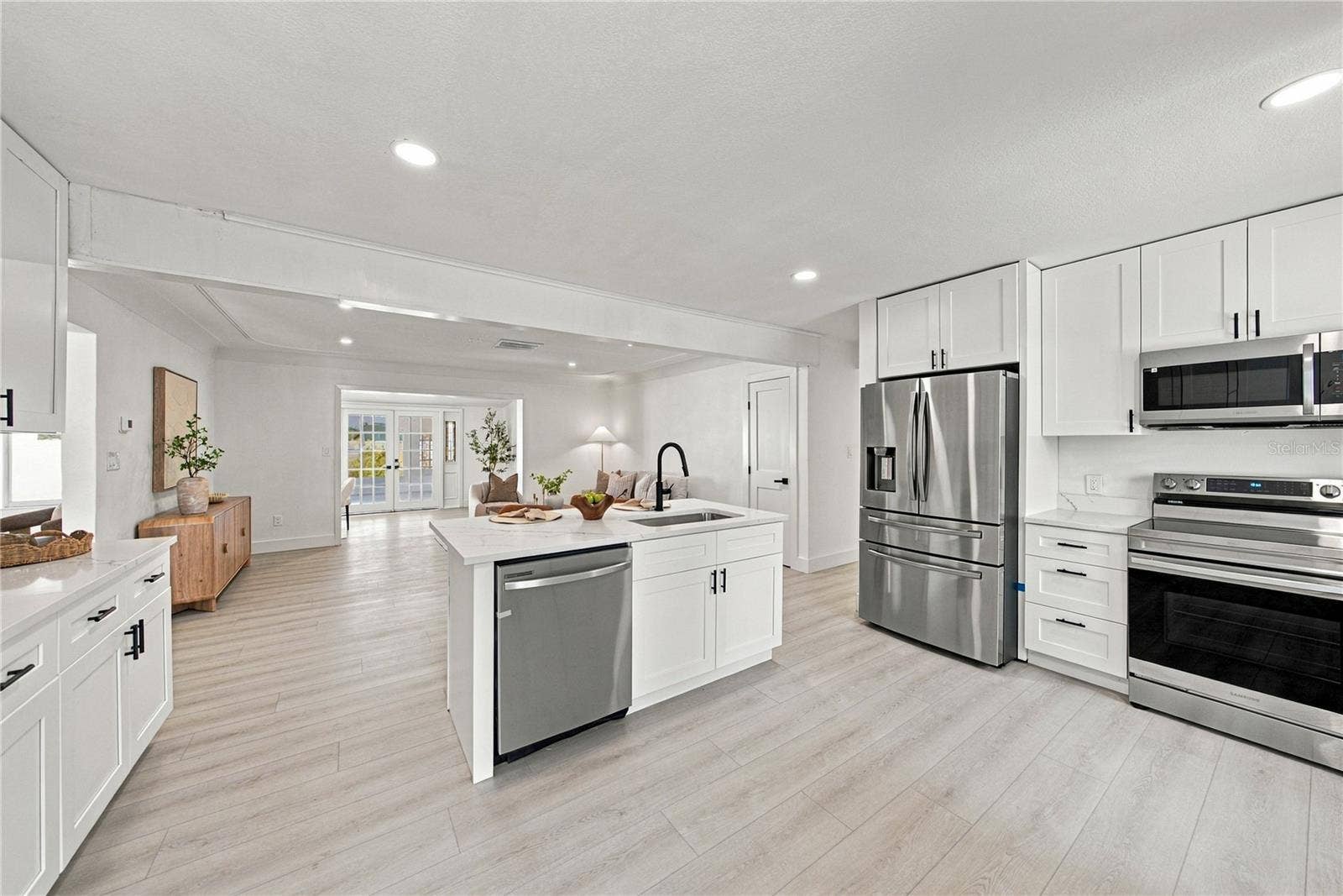 1302 ROBIN ROAD S, St Petersburg, FL 33707 1302 ROBIN ROAD S, St Petersburg, FL 33707