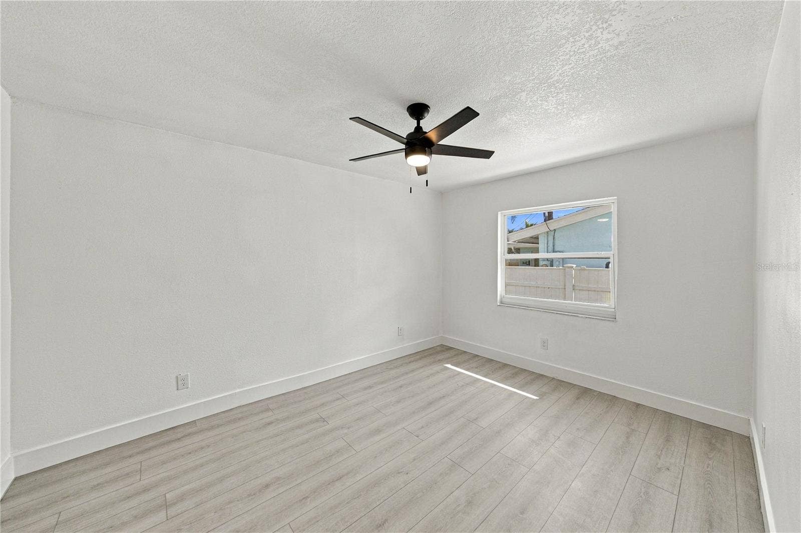 1302 ROBIN ROAD S, St Petersburg, FL 33707 1302 ROBIN ROAD S, St Petersburg, FL 33707