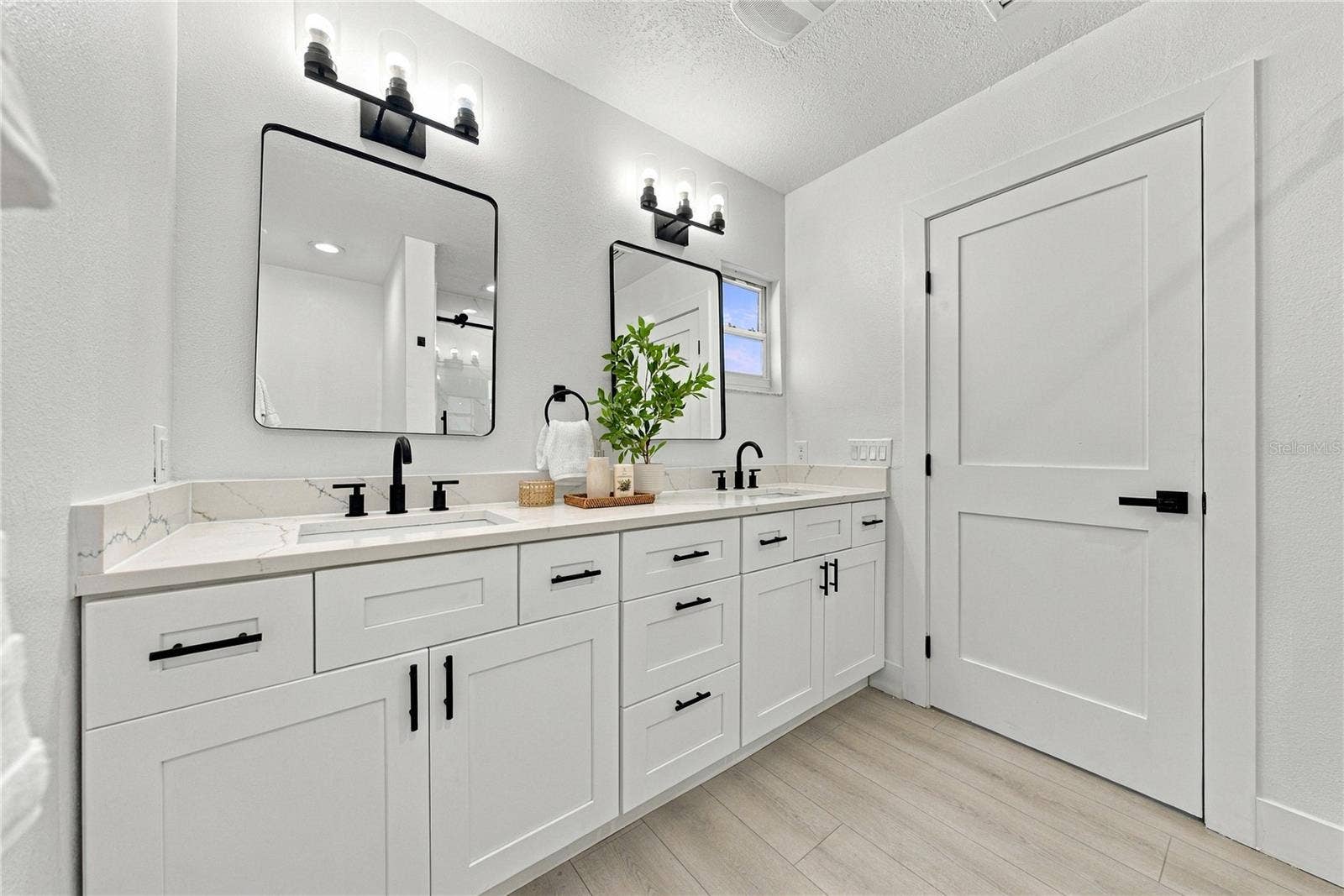 1302 ROBIN ROAD S, St Petersburg, FL 33707 1302 ROBIN ROAD S, St Petersburg, FL 33707