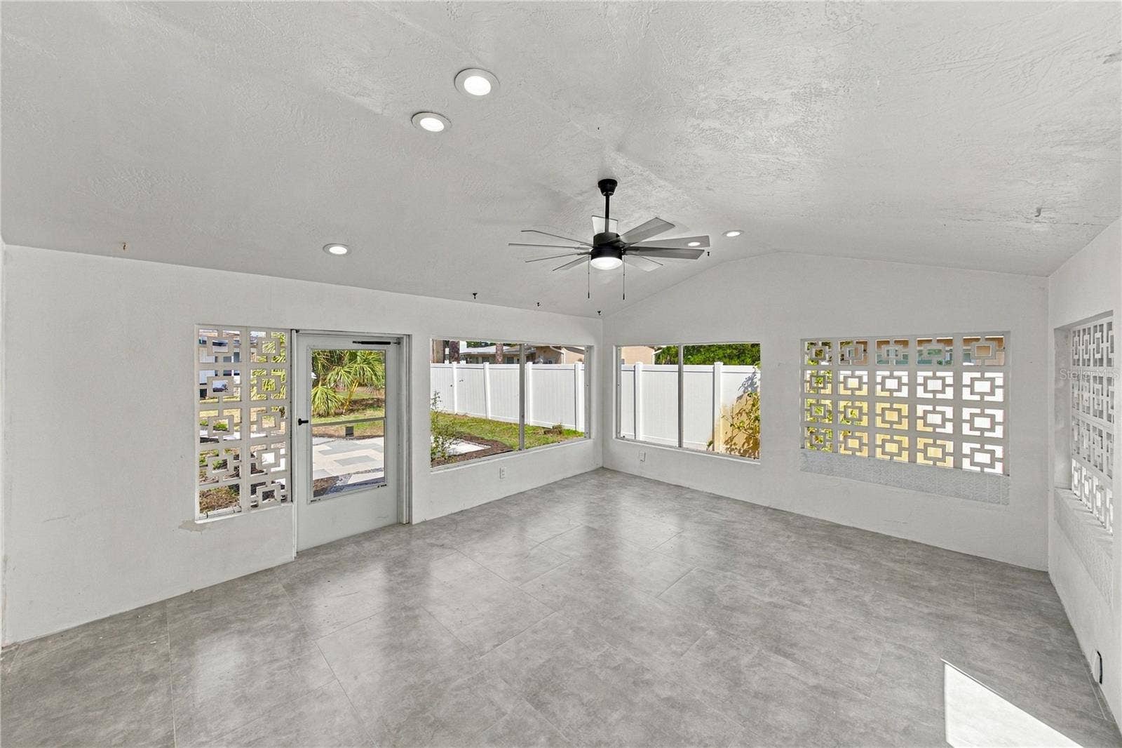 1302 ROBIN ROAD S, St Petersburg, FL 33707 1302 ROBIN ROAD S, St Petersburg, FL 33707