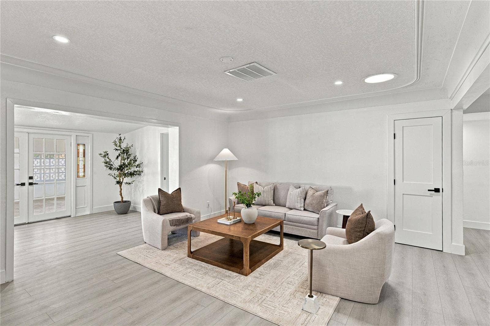1302 ROBIN ROAD S, St Petersburg, FL 33707 1302 ROBIN ROAD S, St Petersburg, FL 33707