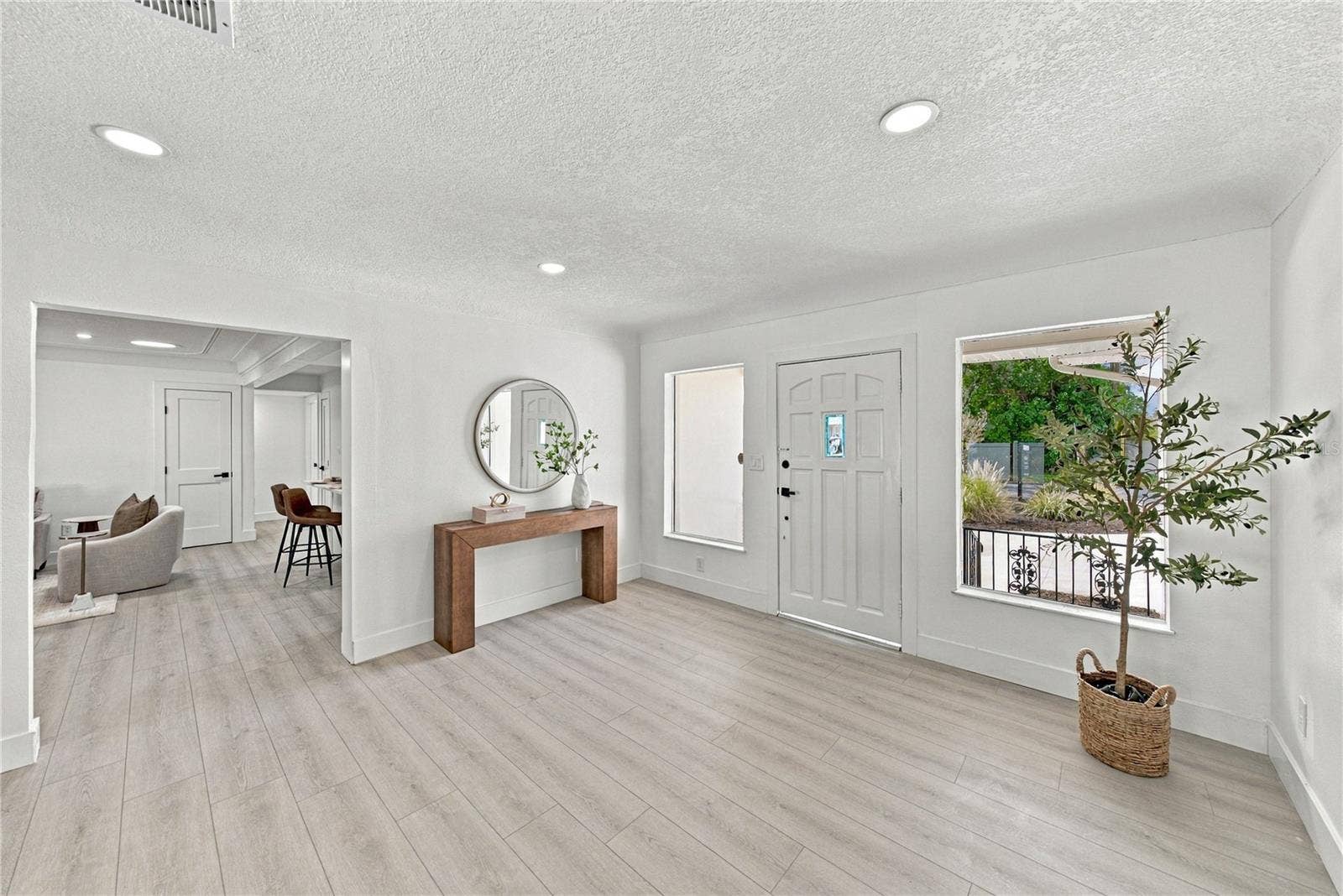 1302 ROBIN ROAD S, St Petersburg, FL 33707 1302 ROBIN ROAD S, St Petersburg, FL 33707