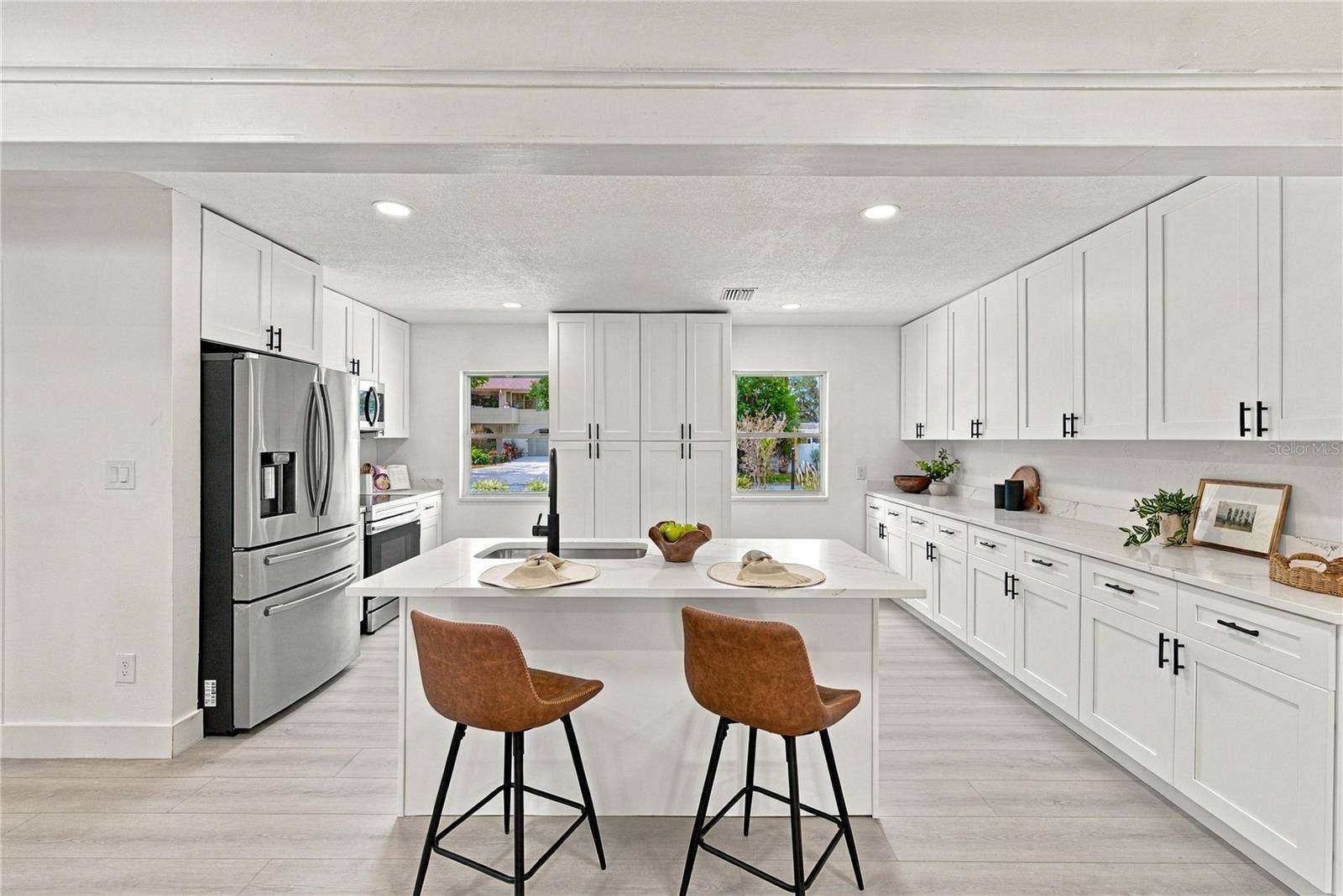 1302 ROBIN ROAD S, St Petersburg, FL 33707 1302 ROBIN ROAD S, St Petersburg, FL 33707