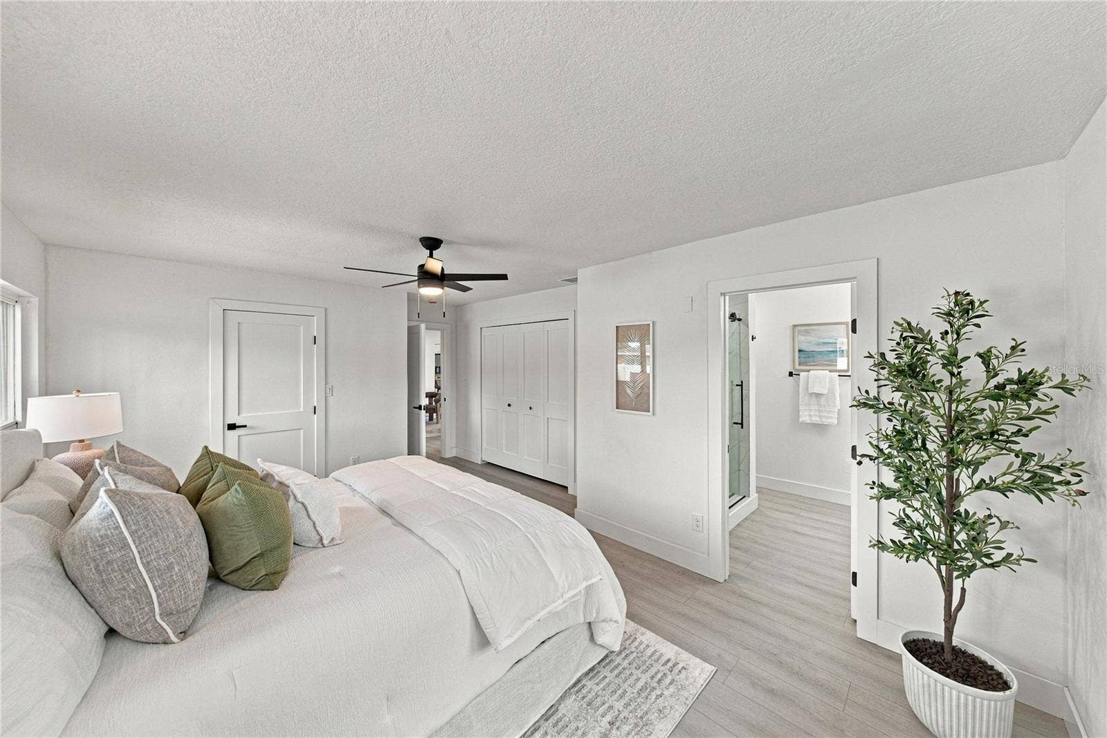 1302 ROBIN ROAD S, St Petersburg, FL 33707 1302 ROBIN ROAD S, St Petersburg, FL 33707