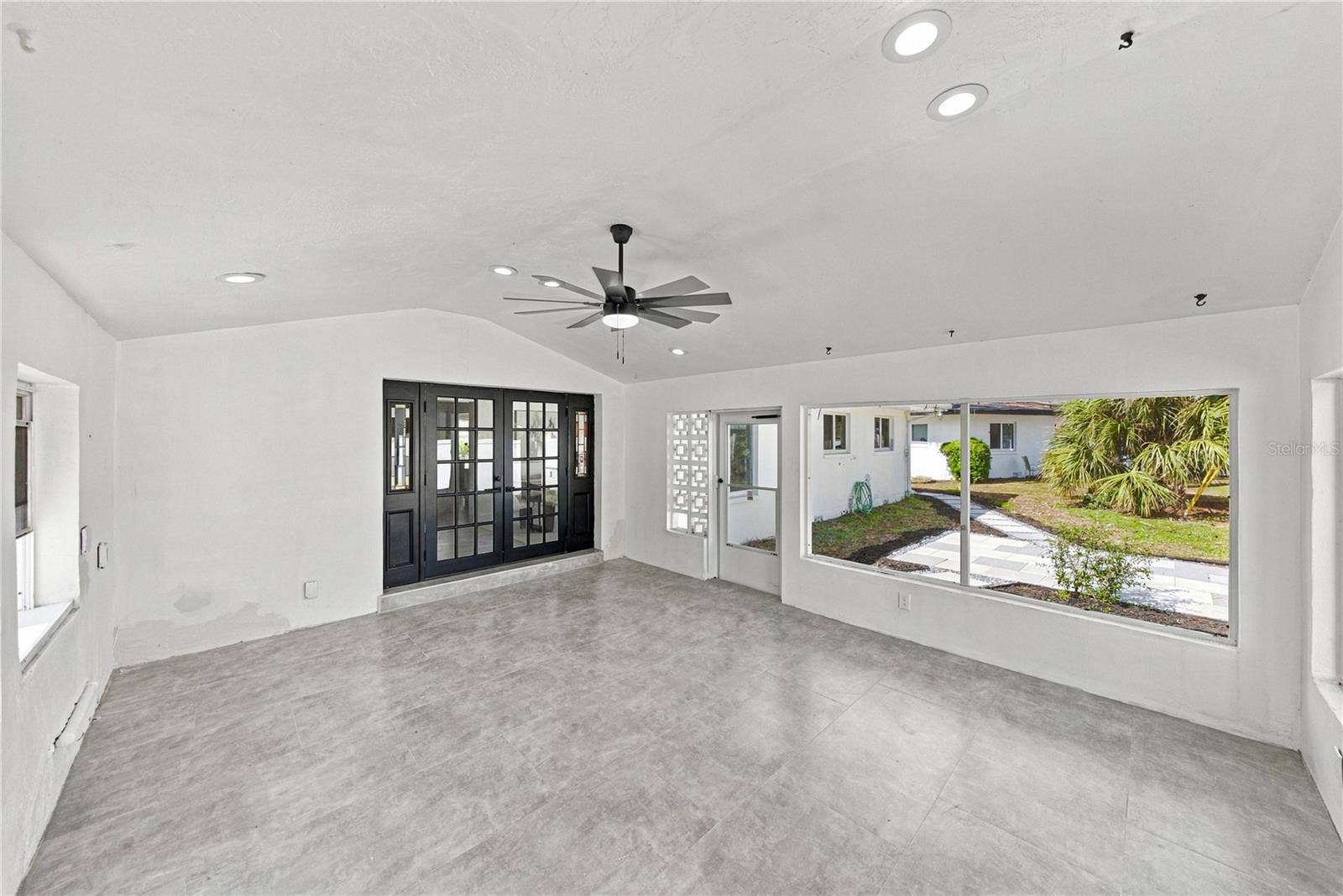 1302 ROBIN ROAD S, St Petersburg, FL 33707 1302 ROBIN ROAD S, St Petersburg, FL 33707