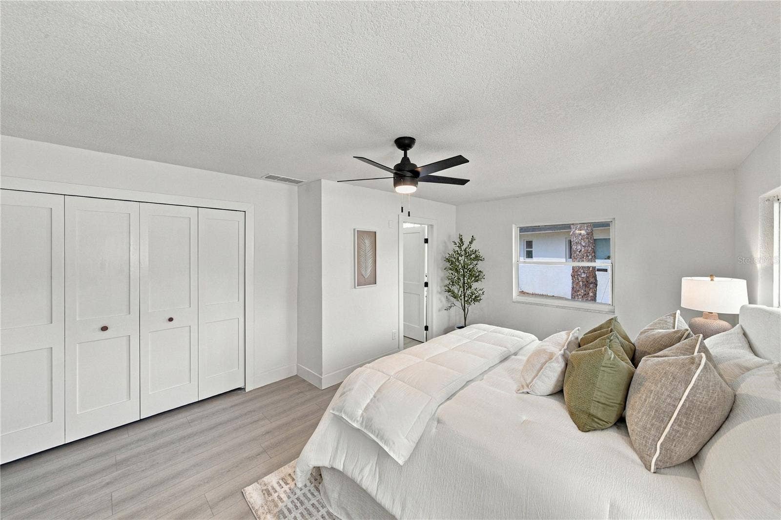 1302 ROBIN ROAD S, St Petersburg, FL 33707 1302 ROBIN ROAD S, St Petersburg, FL 33707