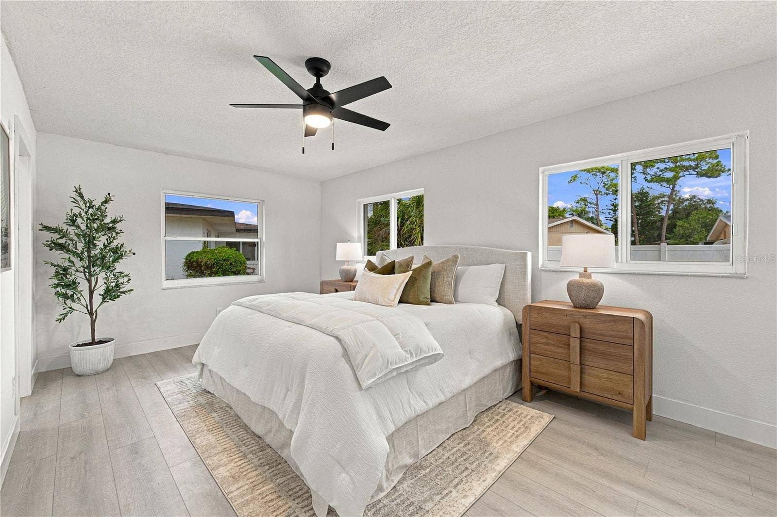 1302 ROBIN ROAD S, St Petersburg, FL 33707 1302 ROBIN ROAD S, St Petersburg, FL 33707