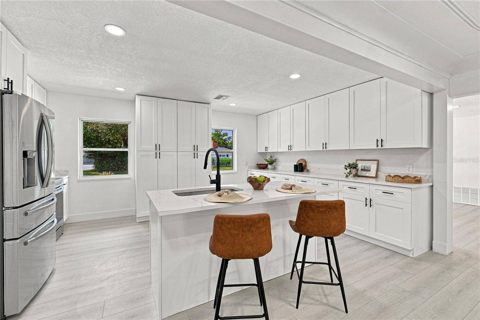 1302 ROBIN ROAD S, St Petersburg, FL 33707 1302 ROBIN ROAD S, St Petersburg, FL 33707